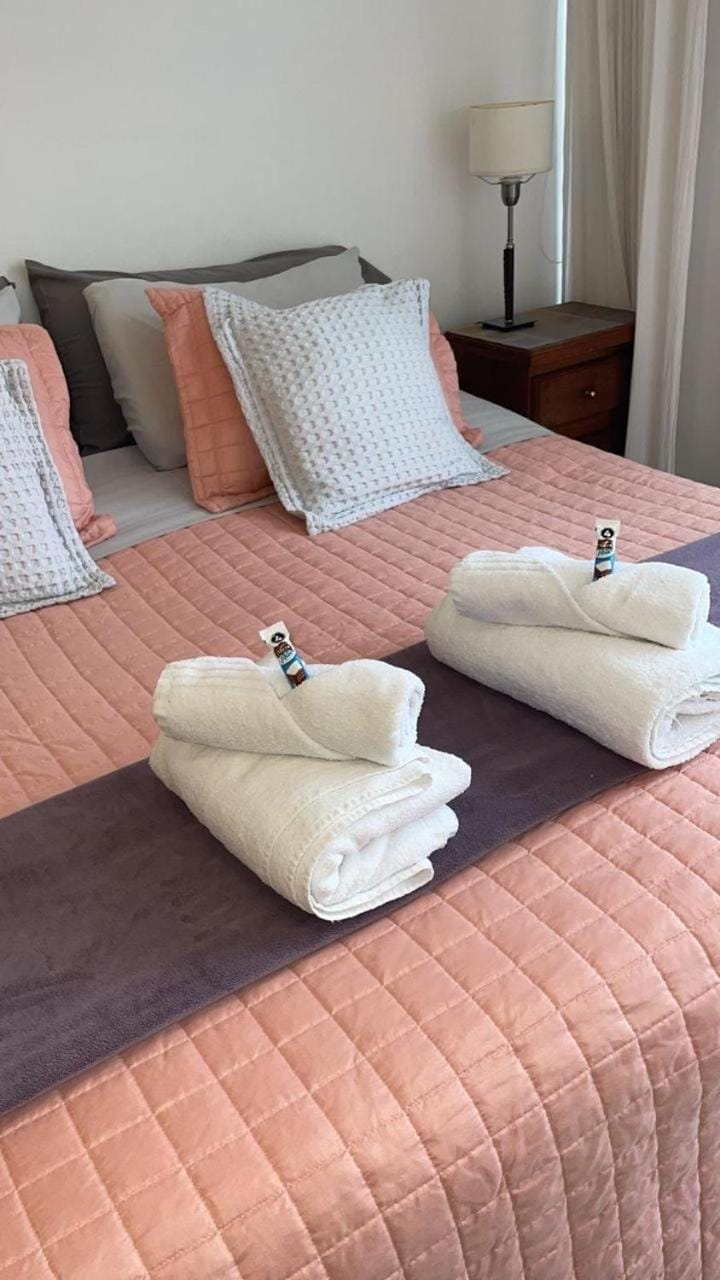 Bed, towels