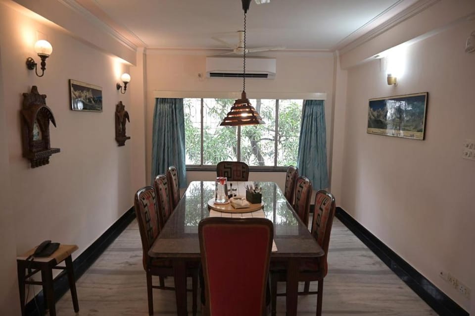 Dining area, City view, air conditioner