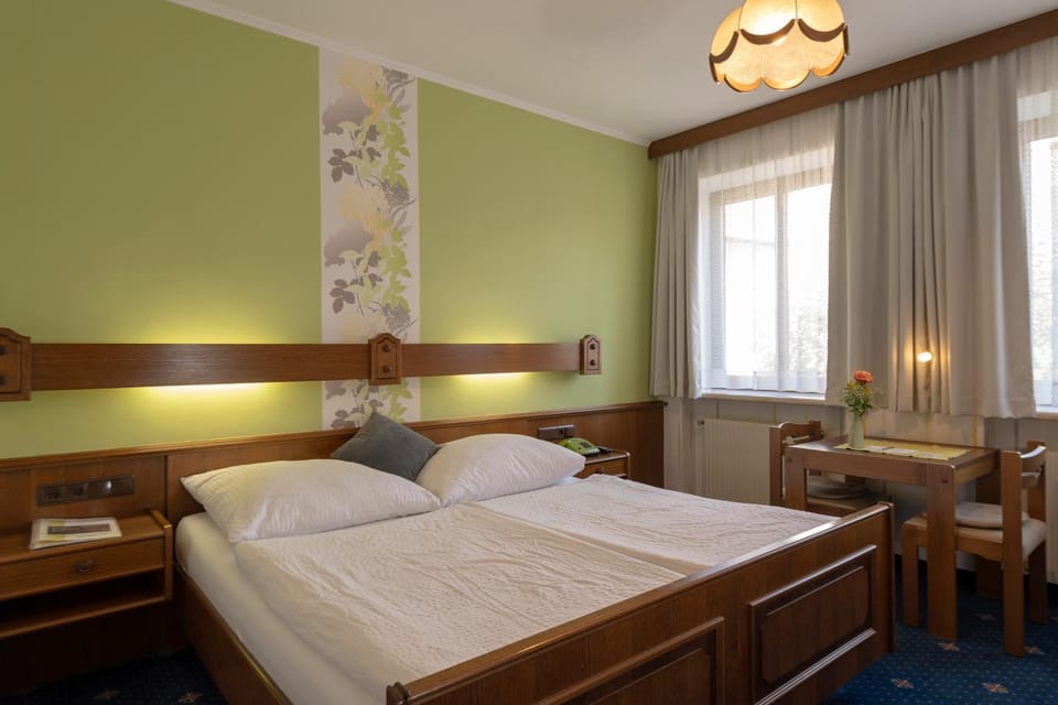 Bed, Photo of the whole room, Bedroom, On site, Inner courtyard view