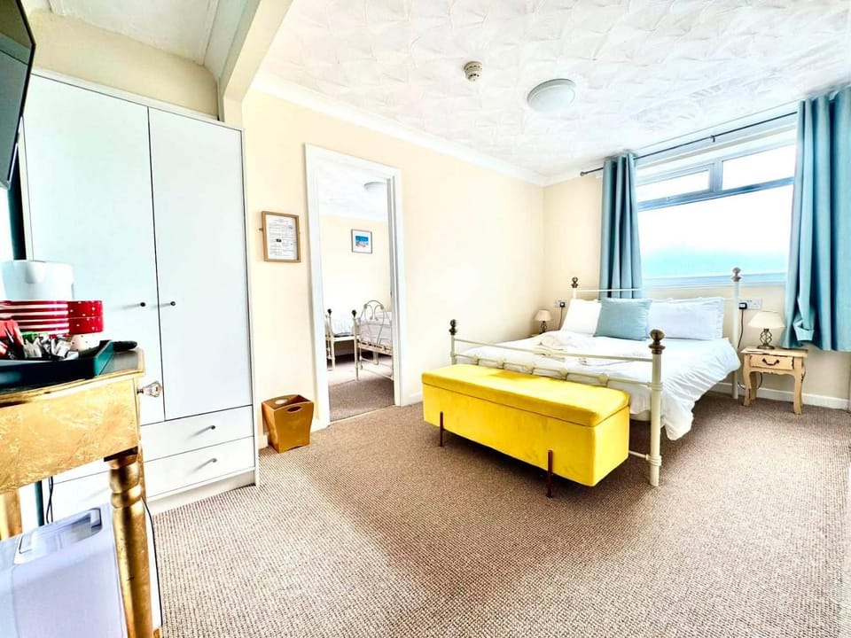 The Hurstmere Bed and Breakfast in Blackpool
