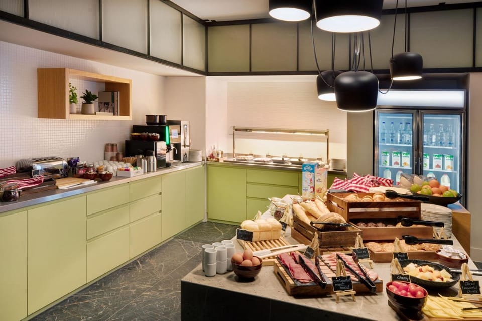 Coffee/tea facilities, Food and drinks, Food, Buffet breakfast
