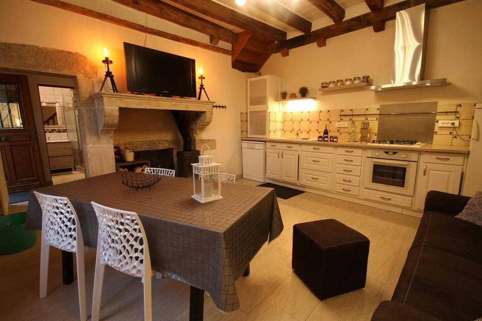 Kitchen or kitchenette, pet friendly