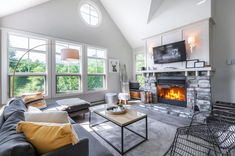 Tremblant Prestige - LES EAUX 227-3 Apartment in Mont-Tremblant