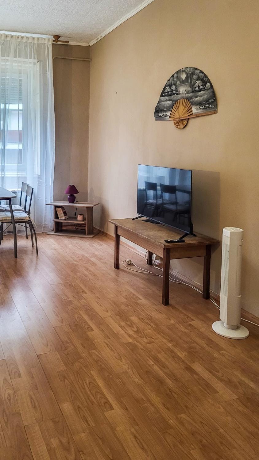 TV and multimedia, Living room, Evening entertainment