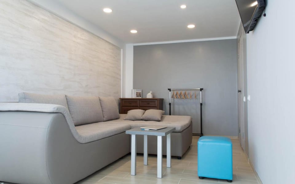 Cozy 2-room apartment on Zhvanetsky Boulevard Apartment in Odessa
