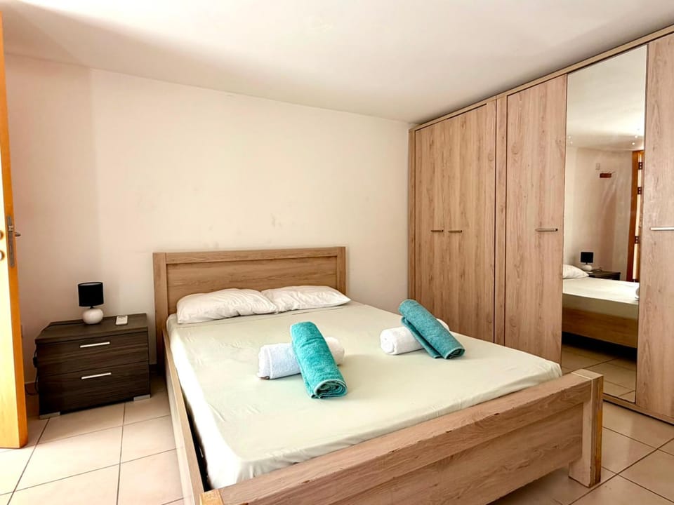 Bed, Bedroom, wardrobe
