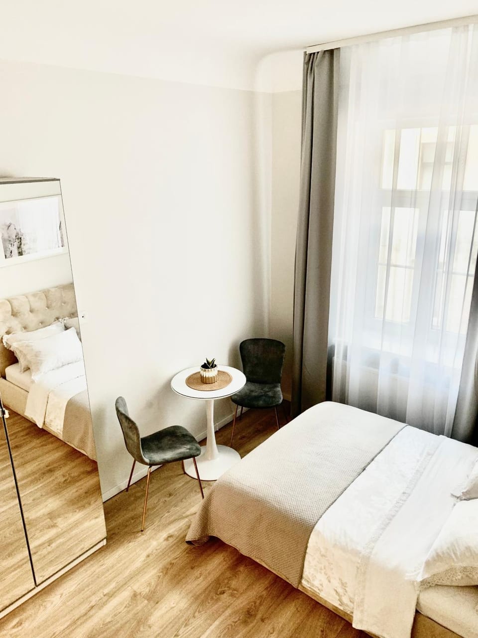 Photo of the whole room