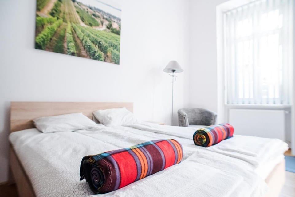 Bed, Photo of the whole room, Decorative detail, Bedroom