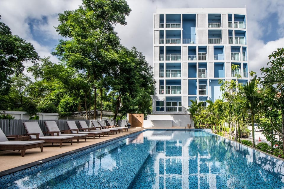 Property building, Facade/entrance, Day, Swimming pool