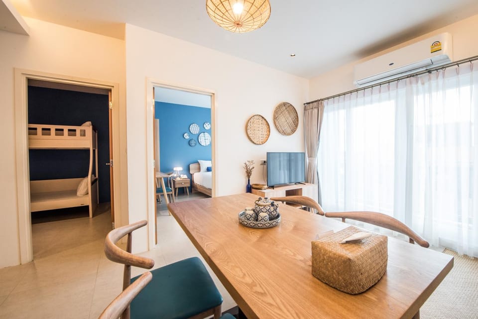 Living room, City view, children, Family