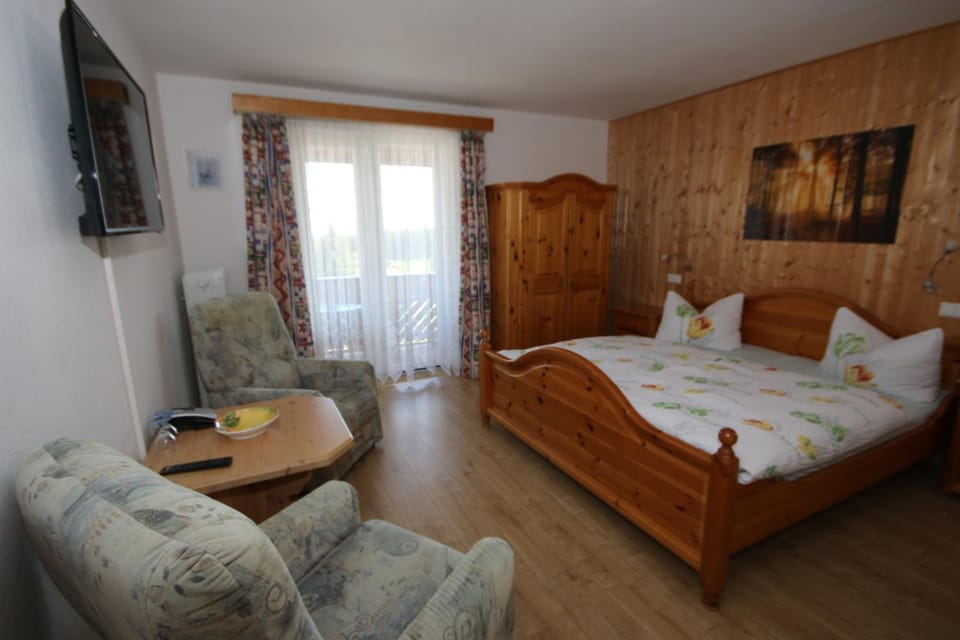 Bed, Photo of the whole room