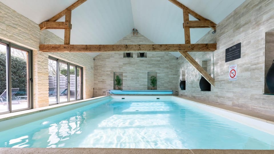 Swimming pool, Swimming pool