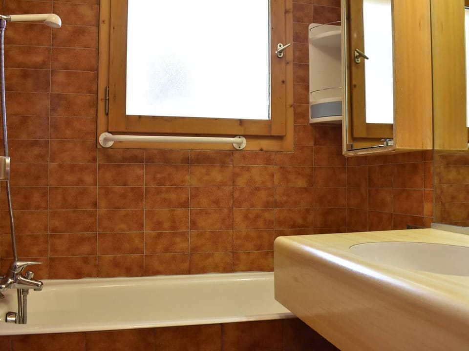 Appartement cosy 2P à Méribel, 5 pers, proche pistes et commerces, parking inclus - FR-1-180-92 Apartment in Les Allues