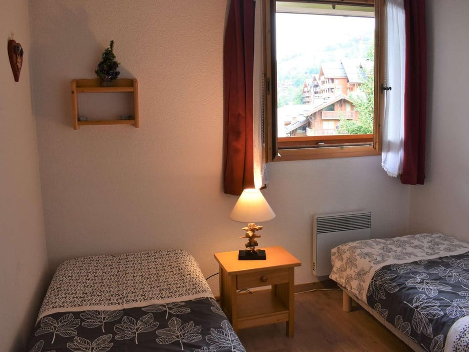 Charmant Appartement 2P à Méribel, Proche Commerces et Pistes, Parking Inclus - FR-1-180-120 Apartment in Les Allues
