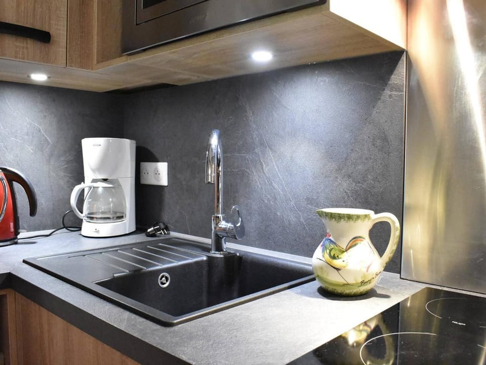 Appartement lumineux à Méribel, proche des pistes, balcon, TV, lave-vaisselle, accepte les animaux - FR-1-180-129 Apartment in Les Allues