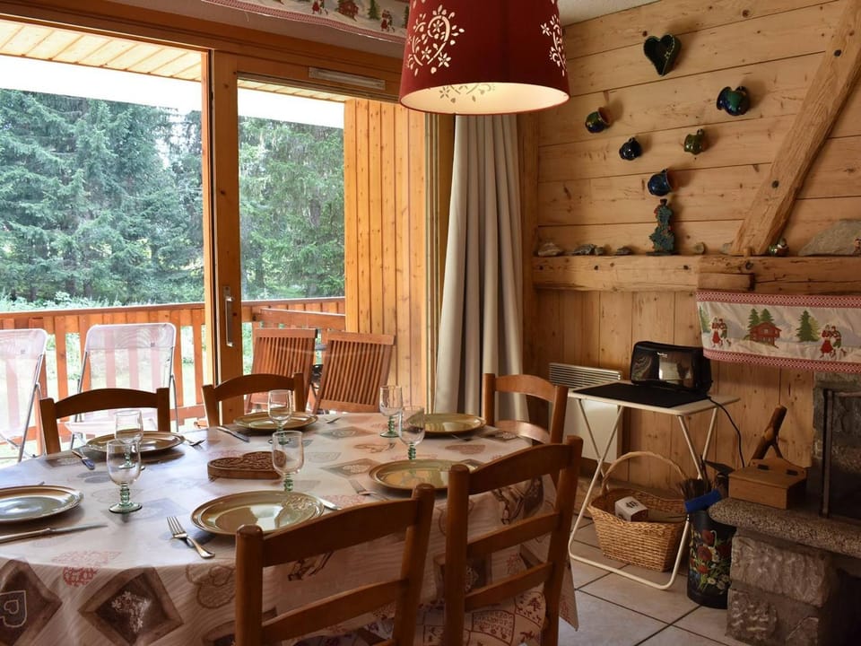 Appartement lumineux à Méribel, proche des pistes, balcon, TV, lave-vaisselle, accepte les animaux - FR-1-180-129 Apartment in Les Allues