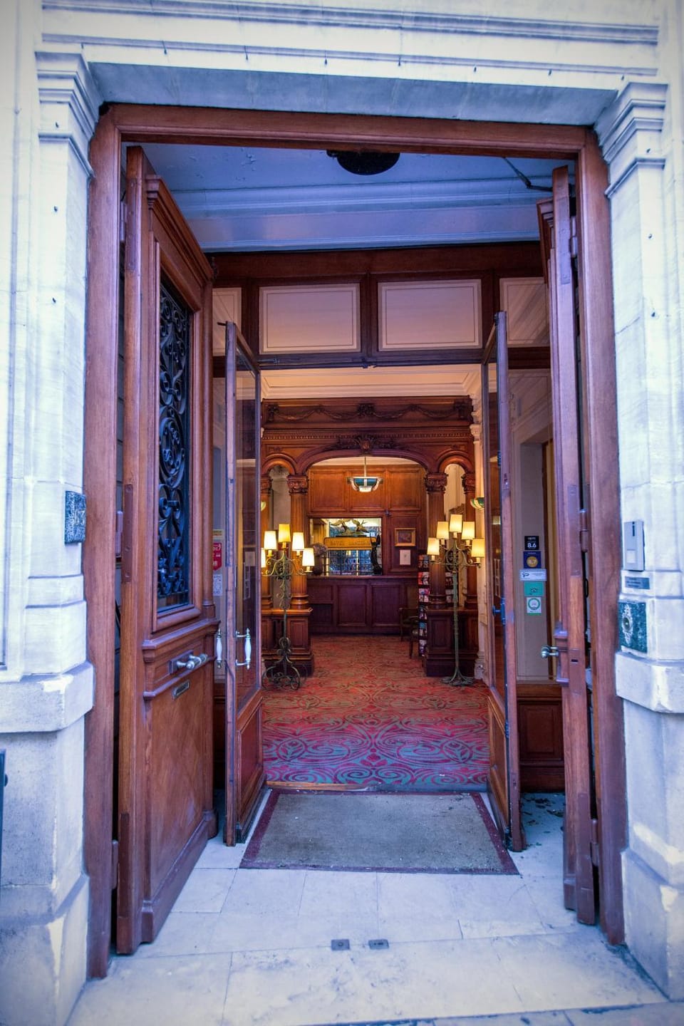 Facade/entrance