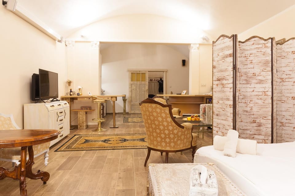 Living room, Photo of the whole room, Bedroom