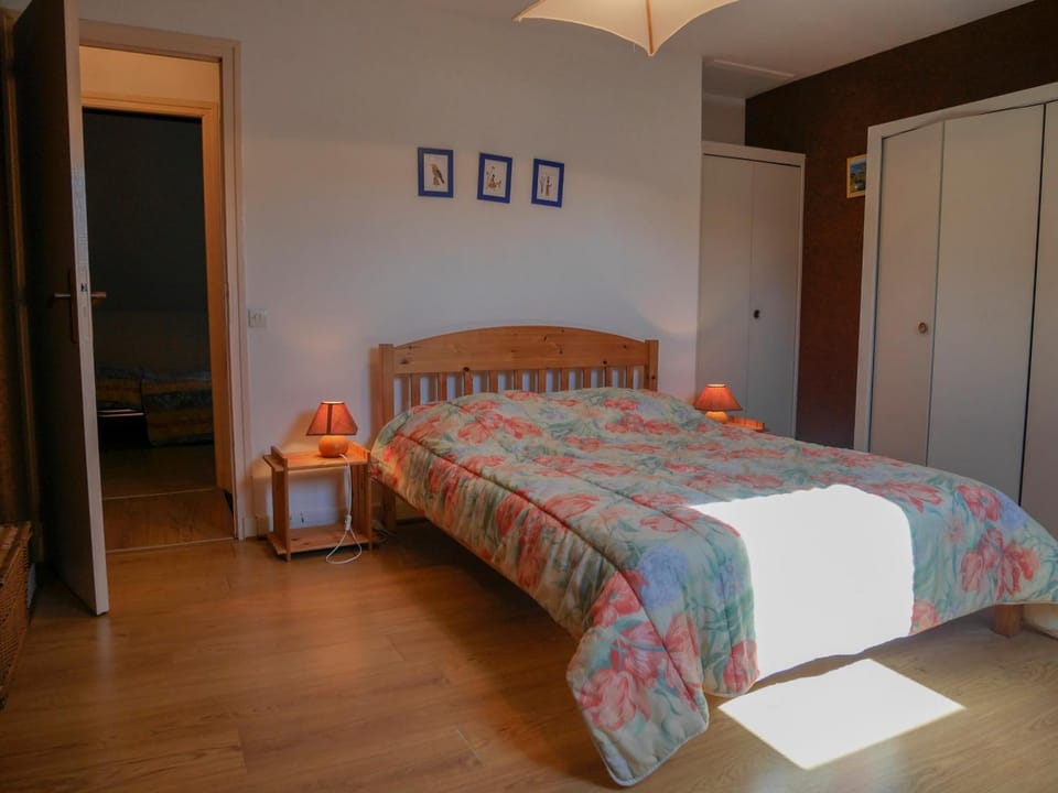 Maison confortable à 800m de la plage avec jardin - FR-1-418-145 House in Locmaria