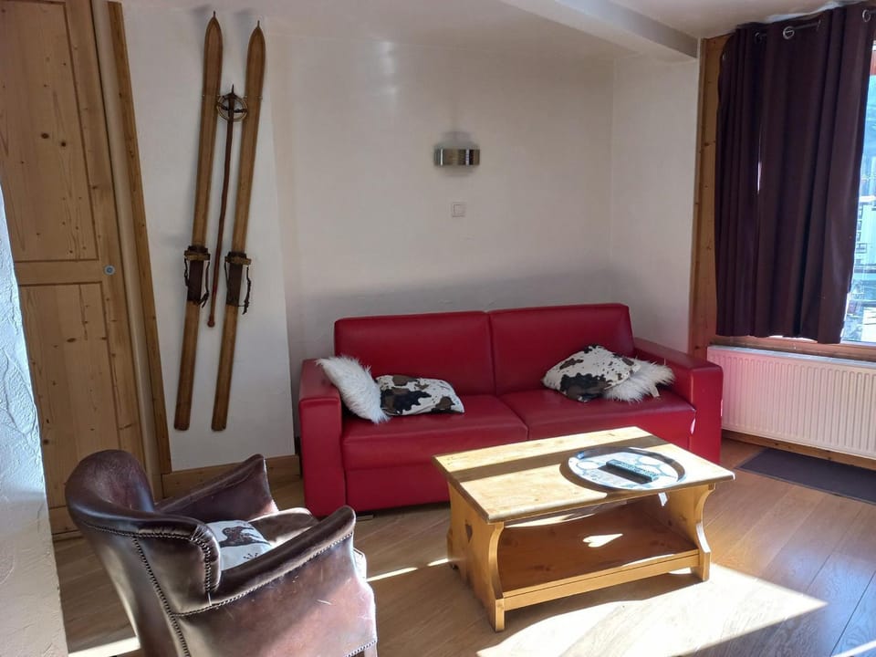 Charmant 2 pièces rénové au pied des pistes, exposé Sud, pour 6 personnes Apartment in Tignes
