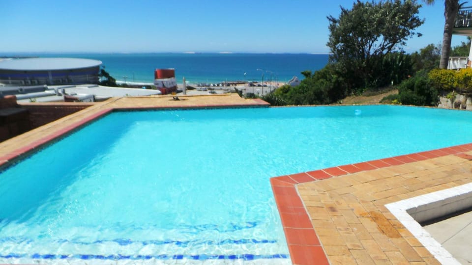 Pool view, Sea view