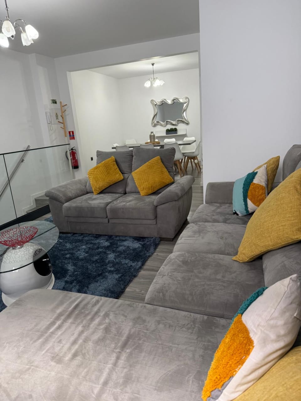 Living room, Dining area