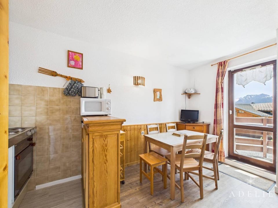 Studio cabine 4/5 pers, balcon exposé sud, à 50m des pistes, parking inclus - FR-1-398-513 Cabin in Montvalezan