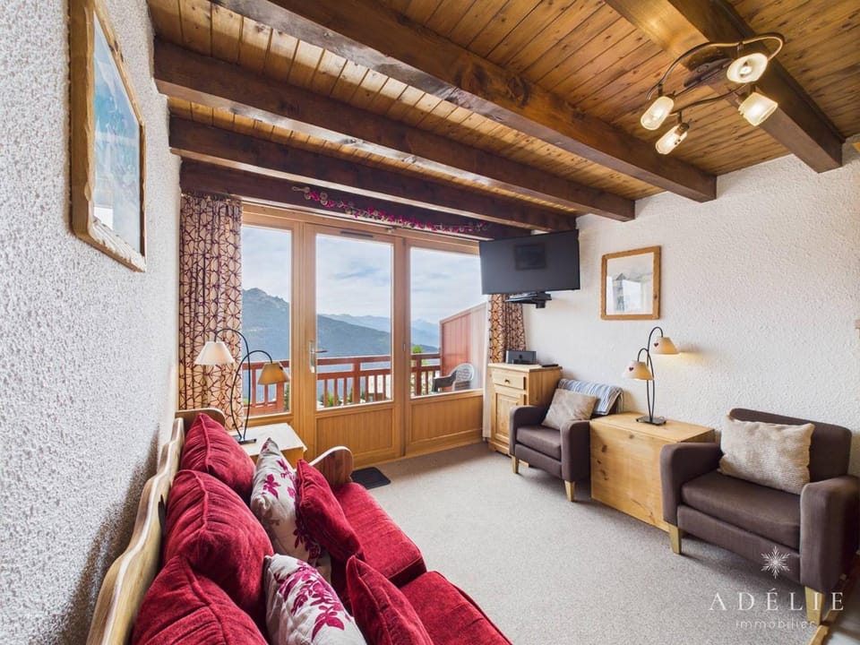 Duplex rénové avec balcon et parking, à 100m des pistes - FR-1-398-529 Apartment in Montvalezan