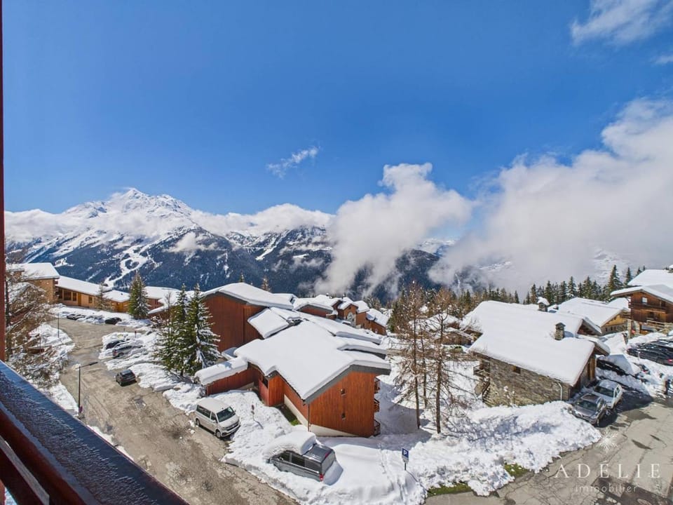 Duplex 6 pers au pied des pistes, 2 ch, balcon, ascenseur - FR-1-398-533 Apartment in Montvalezan