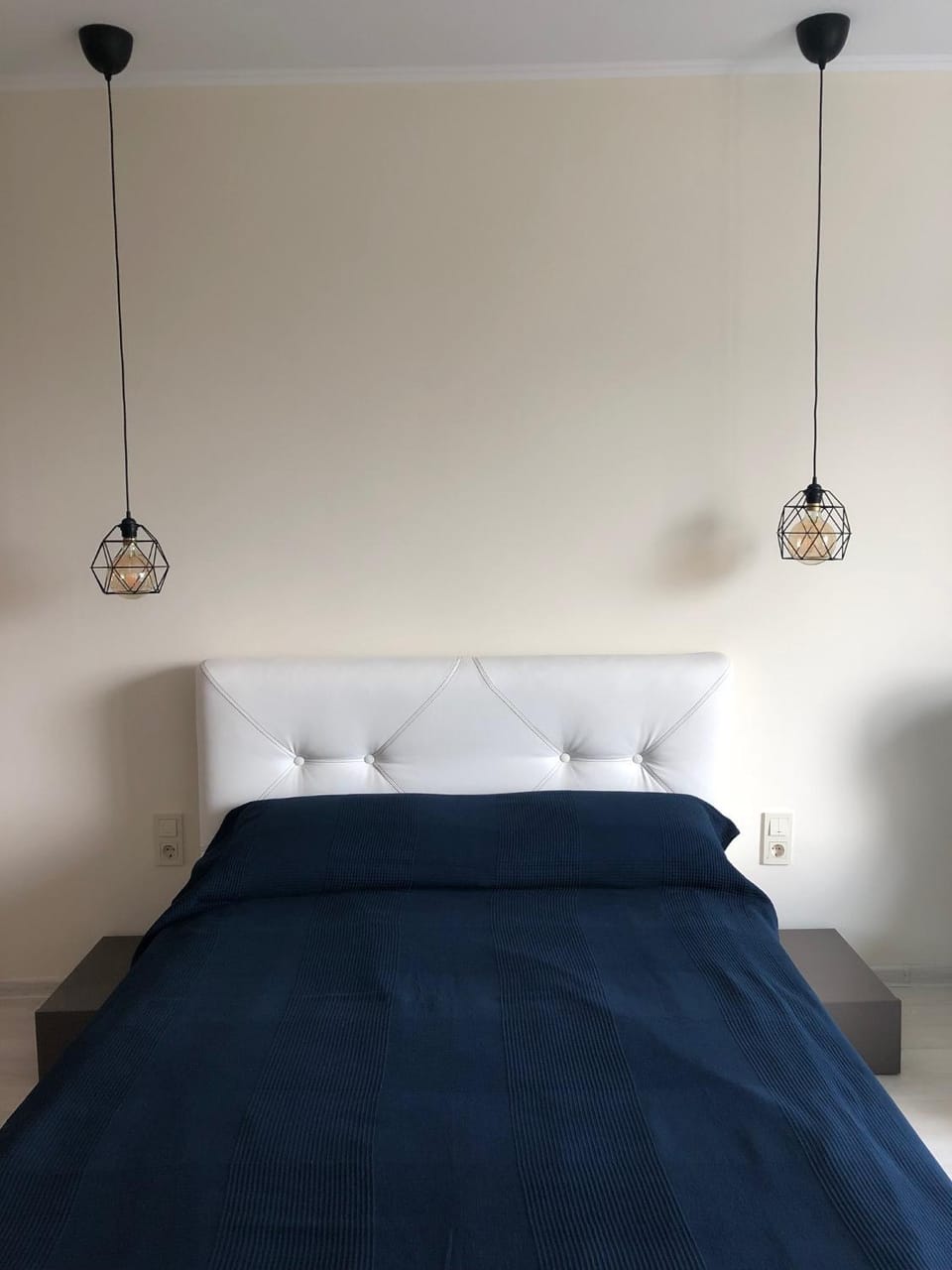 Bedroom, City view, Mountain view, Quiet street view