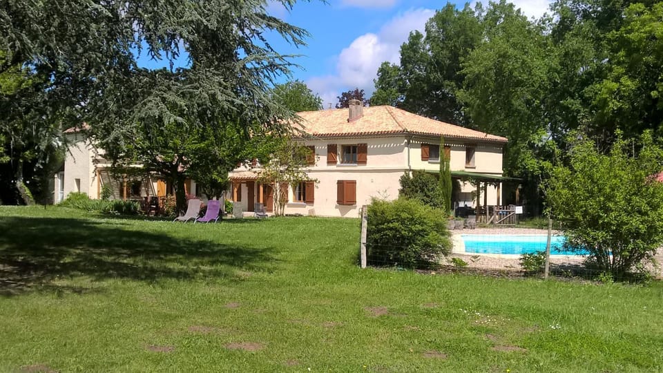 Property building, Garden, Swimming pool