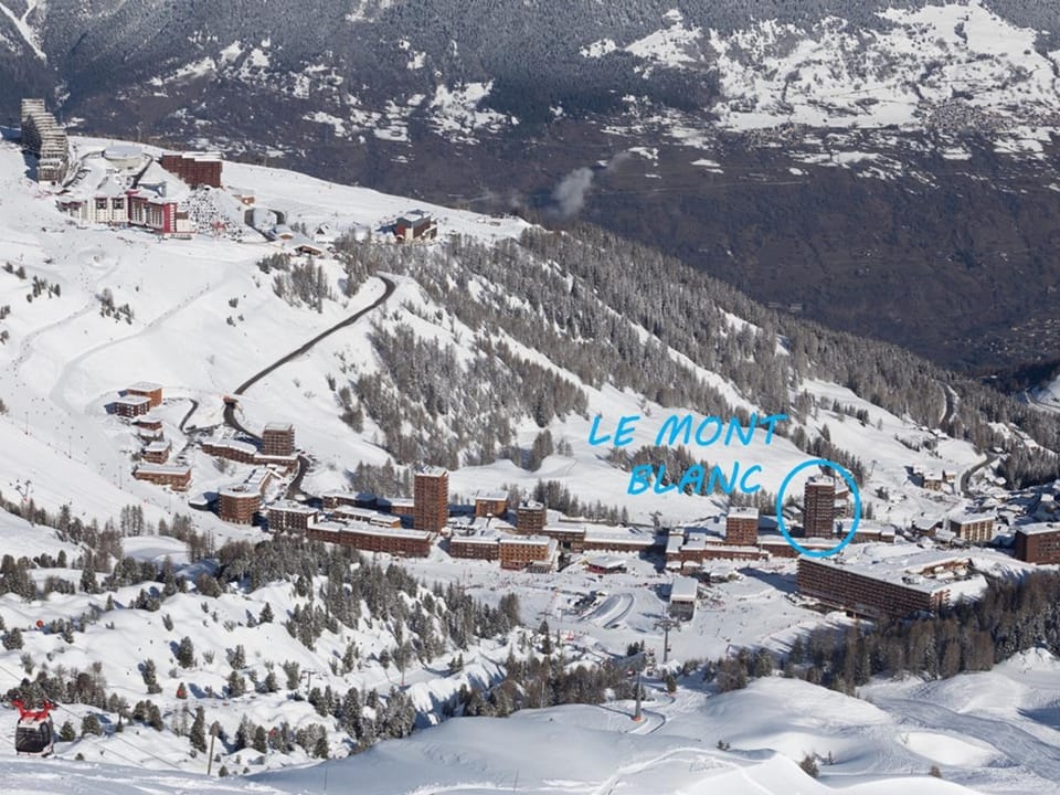 Appartement rénové 64m², 6 pers, balcon, accès Wi-Fi, pistes - FR-1-455-104 Apartment in Mâcot-la-Plagne