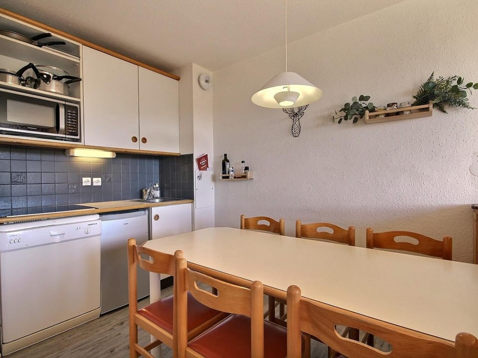 Appart 6 pers, terrasse sud-ouest au rez-de-pistes - FR-1-455-110 Apartment in Mâcot-la-Plagne