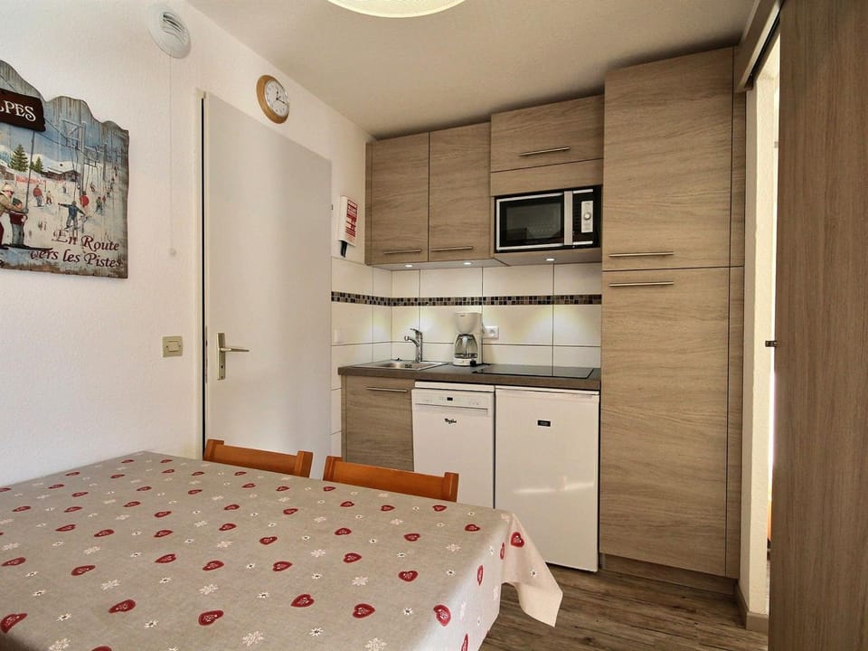 Appartement rénové 2 pièces, ski aux pieds, 4 personnes - FR-1-455-113 Apartment in Mâcot-la-Plagne