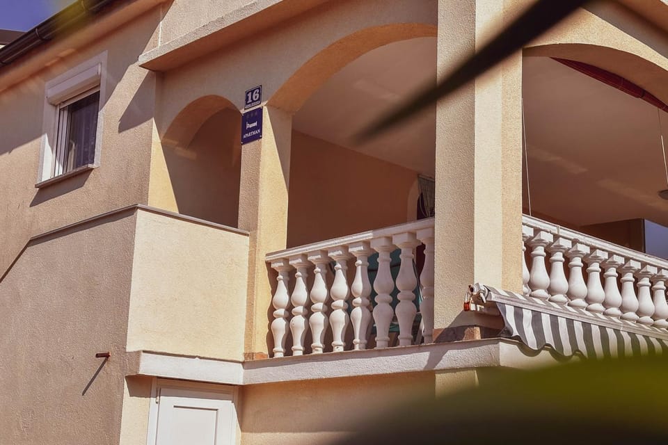 Property building, Balcony/Terrace