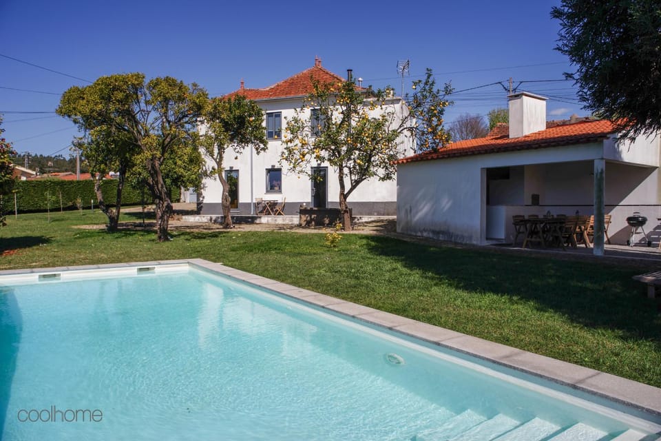 Property building, Spring, Off site, BBQ facilities, Garden, Swimming pool, sunbed