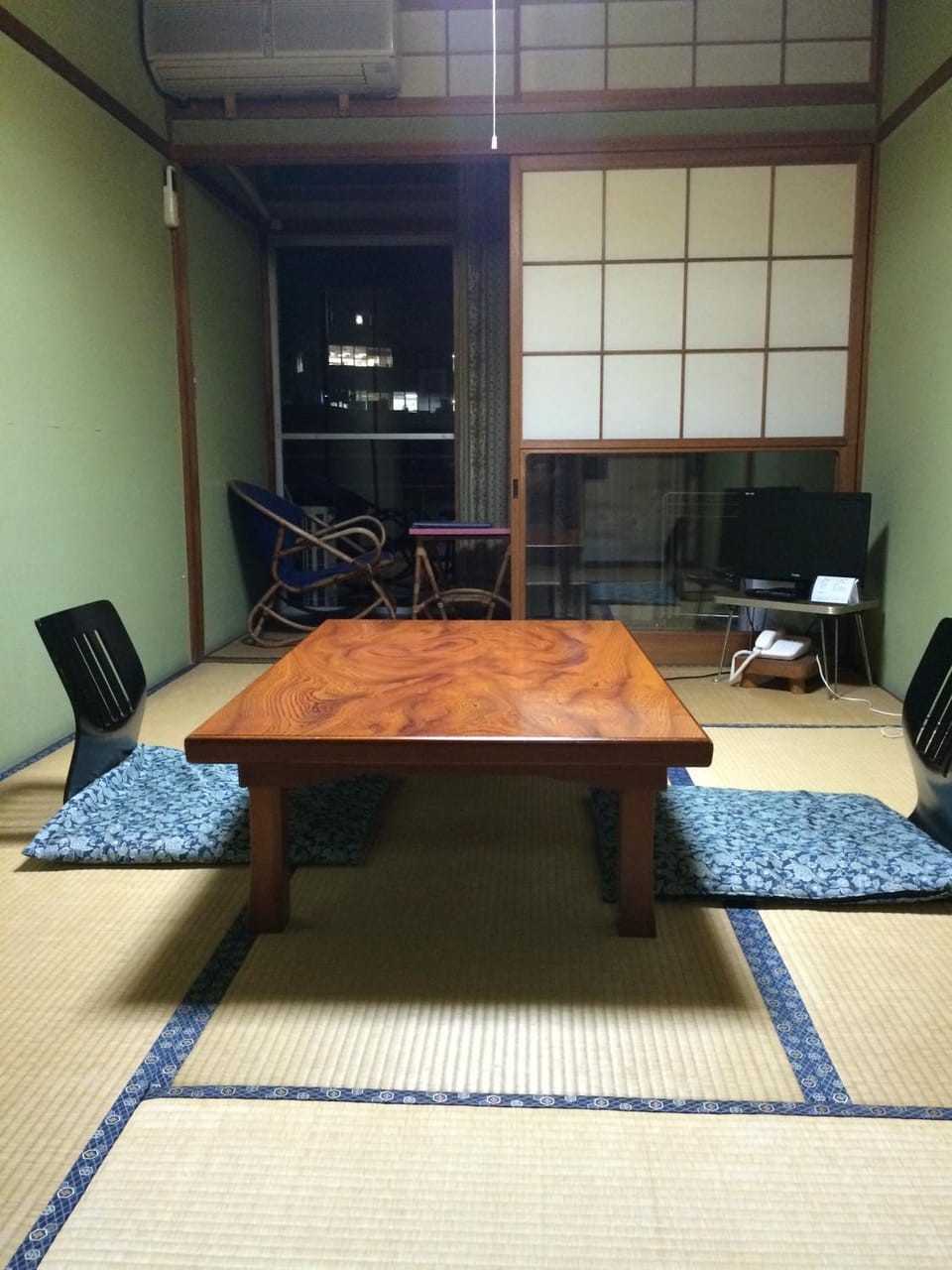 Photo of the whole room