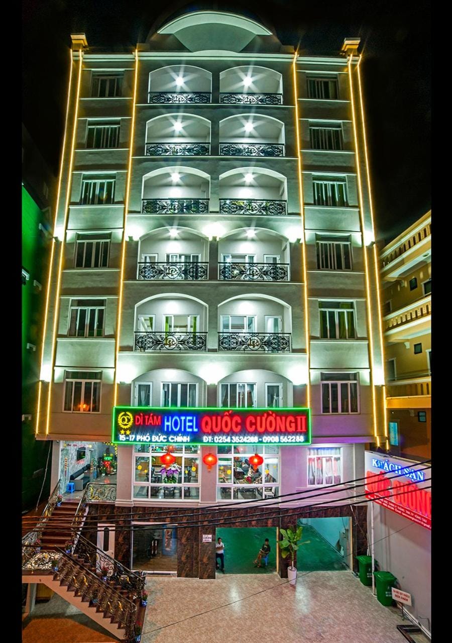 Night, Location