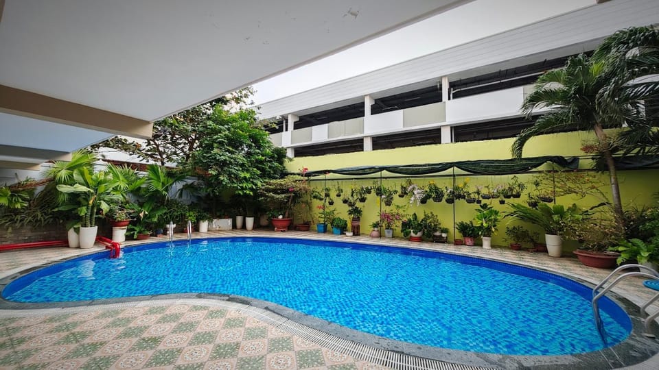 Swimming pool