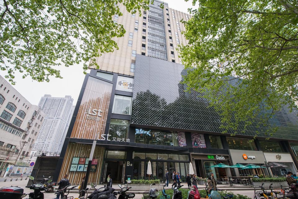 Property building, City view, Location