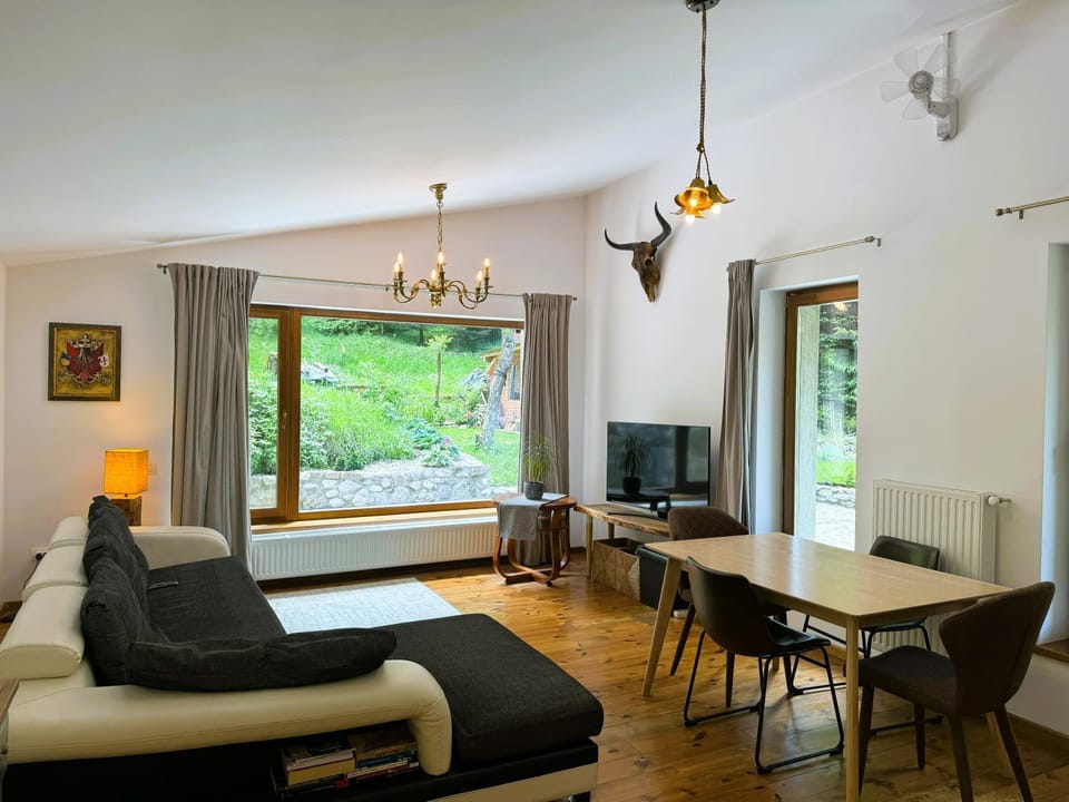 Living room, Dining area, Garden view