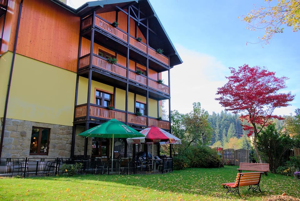 Facade/entrance, Day, Summer, Garden, Balcony/Terrace, Area and facilities