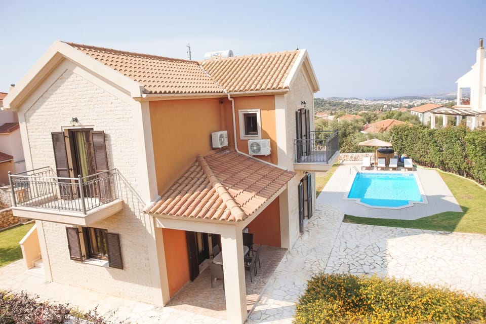 Property building, Patio, Garden, Balcony/Terrace, Swimming pool, Swimming pool