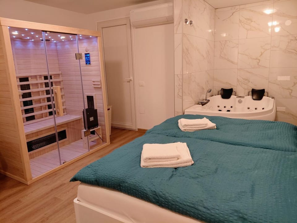 Spa and wellness centre/facilities, Swimming pool, Bath, Parking