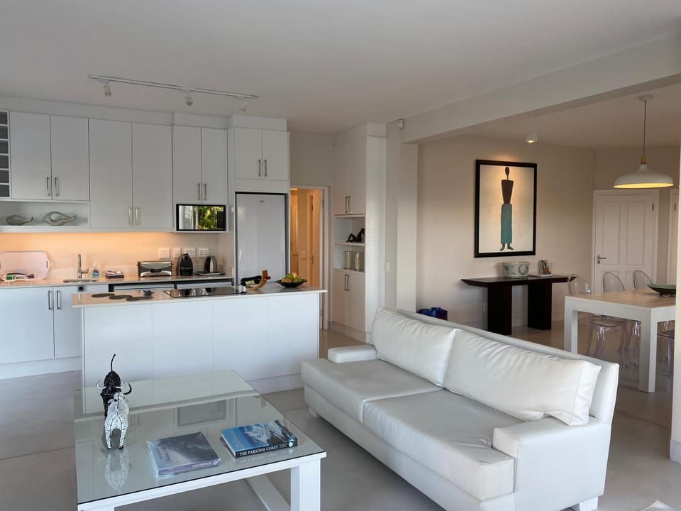 Kitchen or kitchenette, Lounge or bar, Seating area