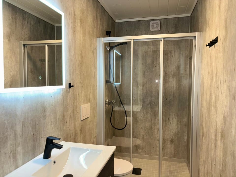 Shower, Toilet, Bathroom