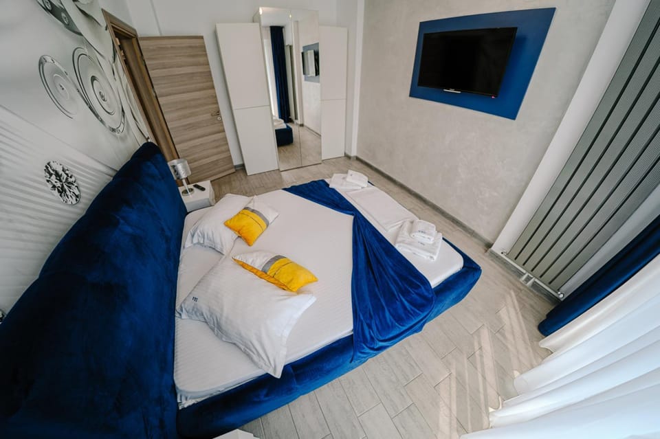 Bed, Bedroom, wardrobe