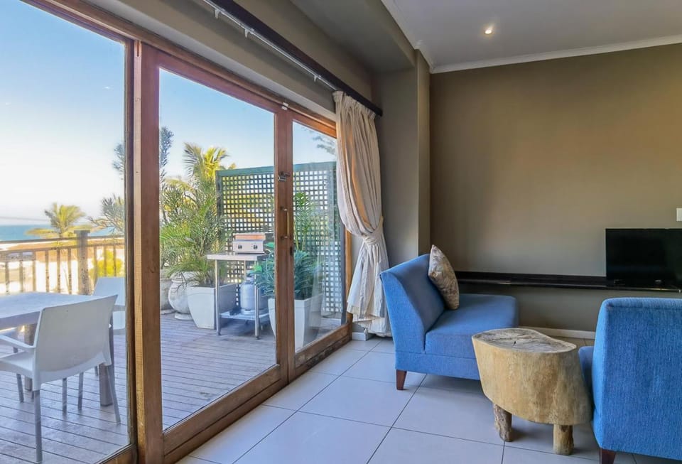 View (from property/room), Balcony/Terrace, Living room, Seating area