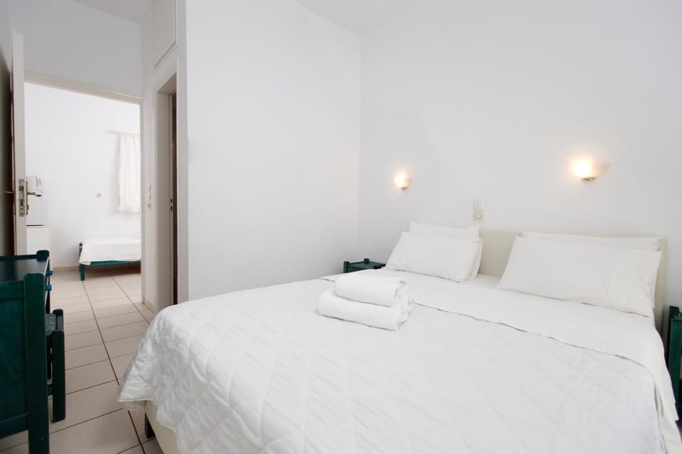 Kontogoni Rooms Bed and Breakfast in Islands