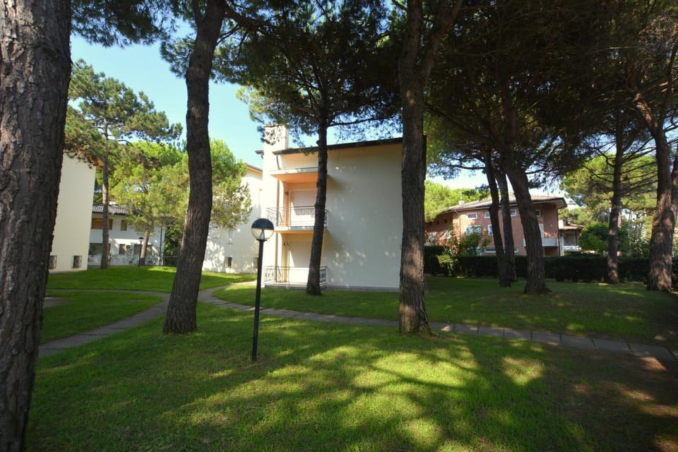 Property building, Garden